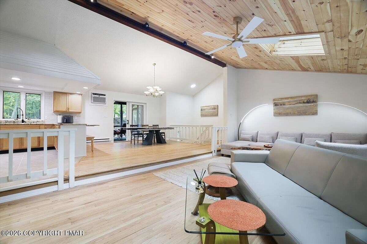 6138 Wales Ct - Image 2