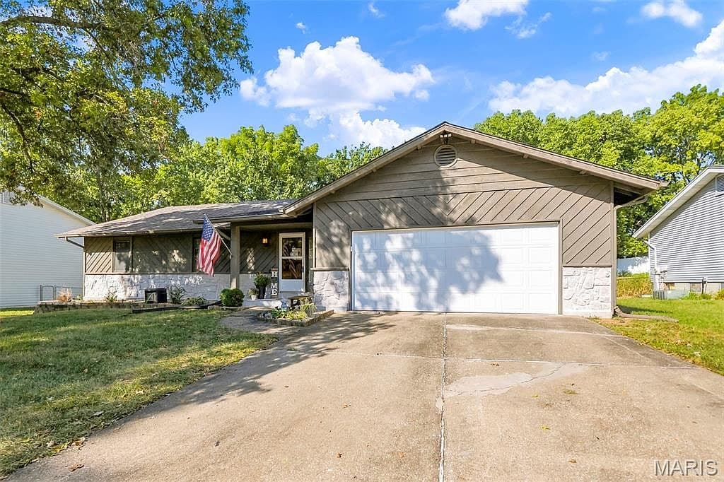 416 Morningside Dr - Image 2