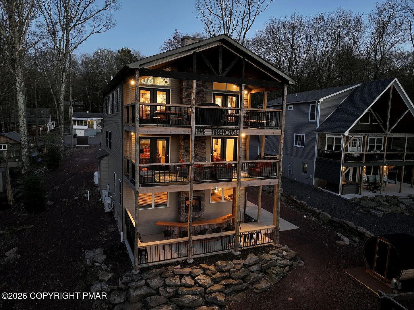 74 Lakeview Dr