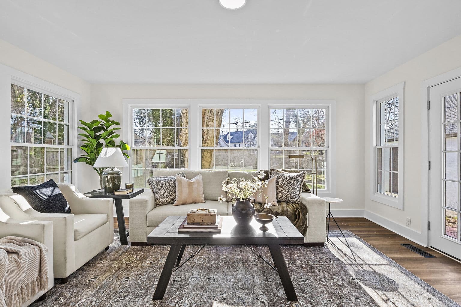 202 Paul Sawyier Dr - Image 2