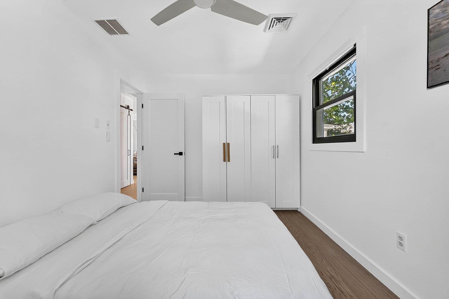 221 Cedardale Ave - Image 3