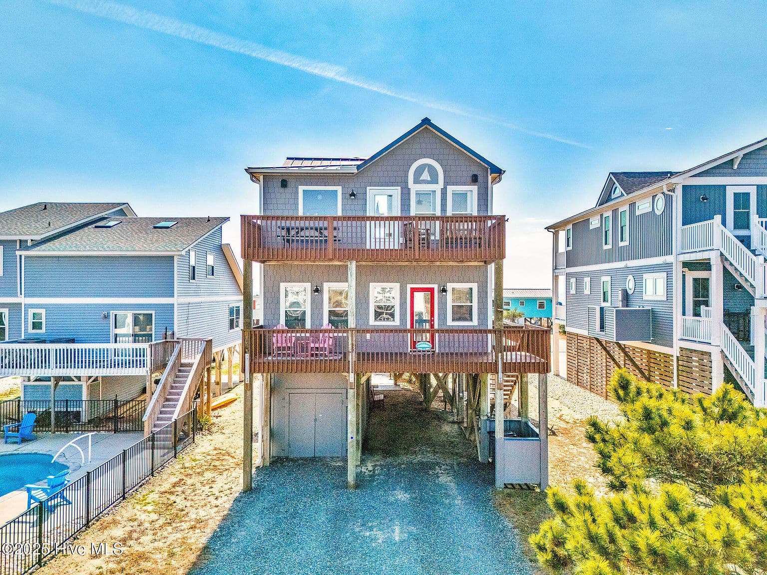 318 E Beach Drive - Image 3