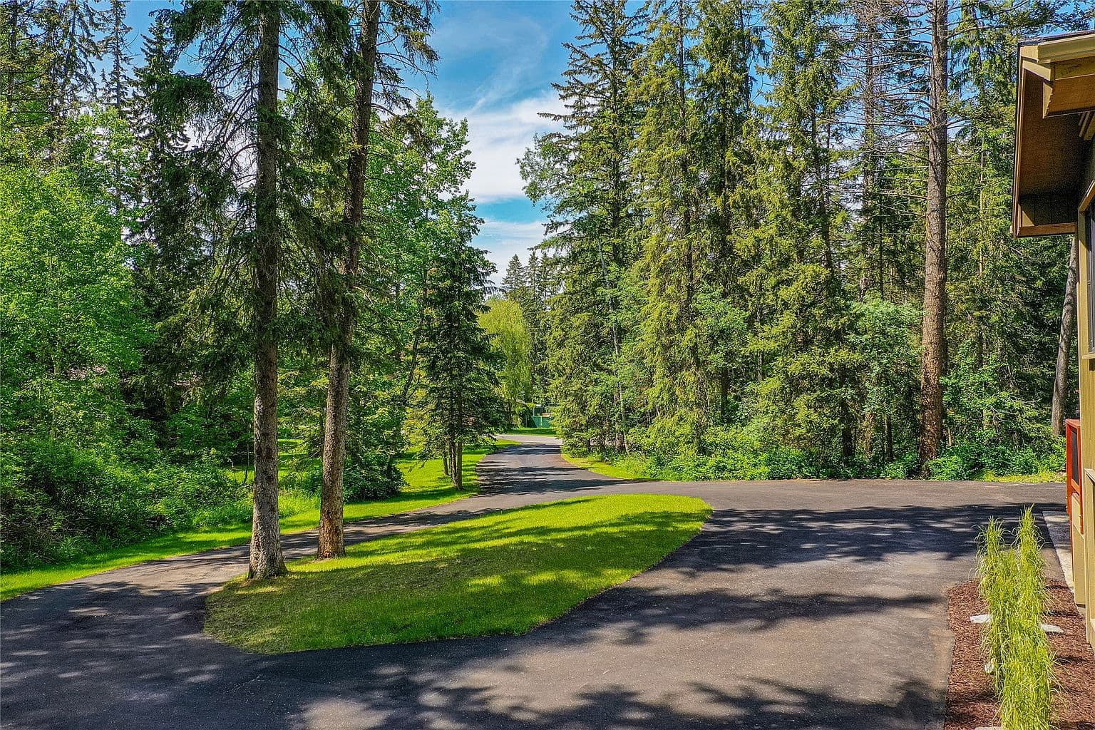235 & 245 Diamond Ct - Image 3