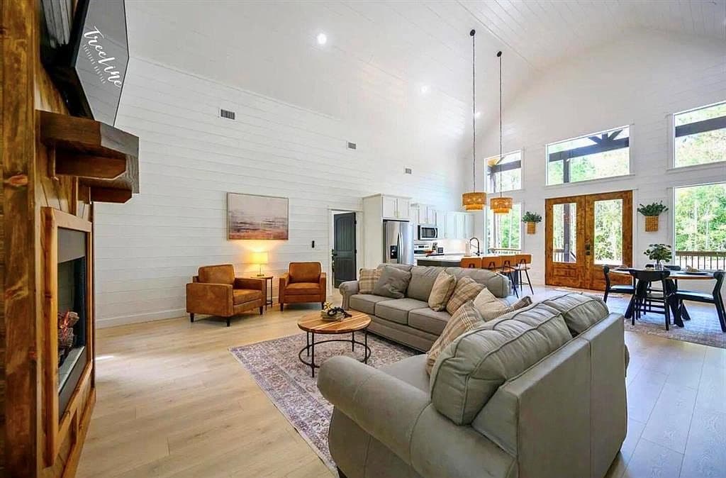 198 Bear Cedar Trl — photo 2