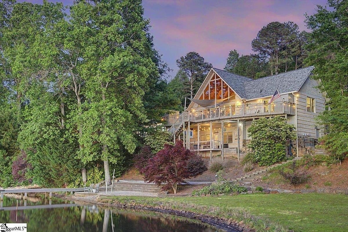1113 Dickson Rd