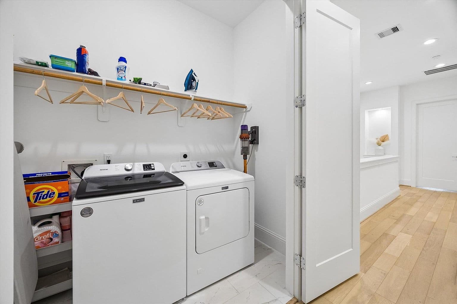 826 Nadine St — photo 6