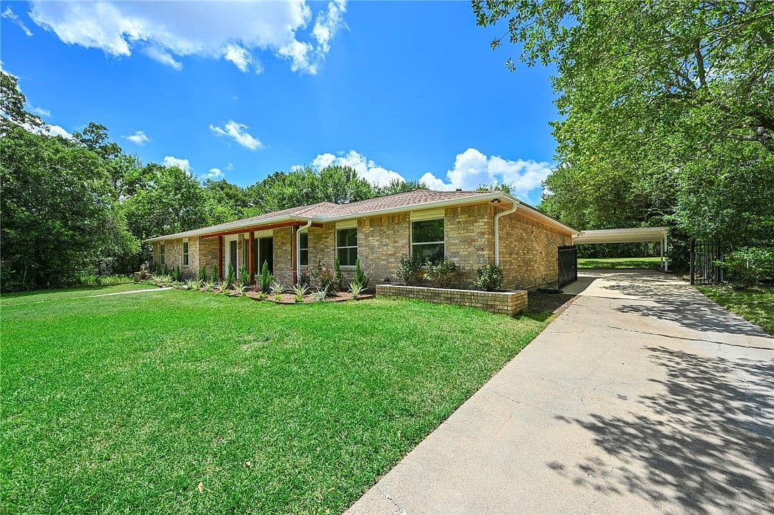 1210 Glade St - Image 2