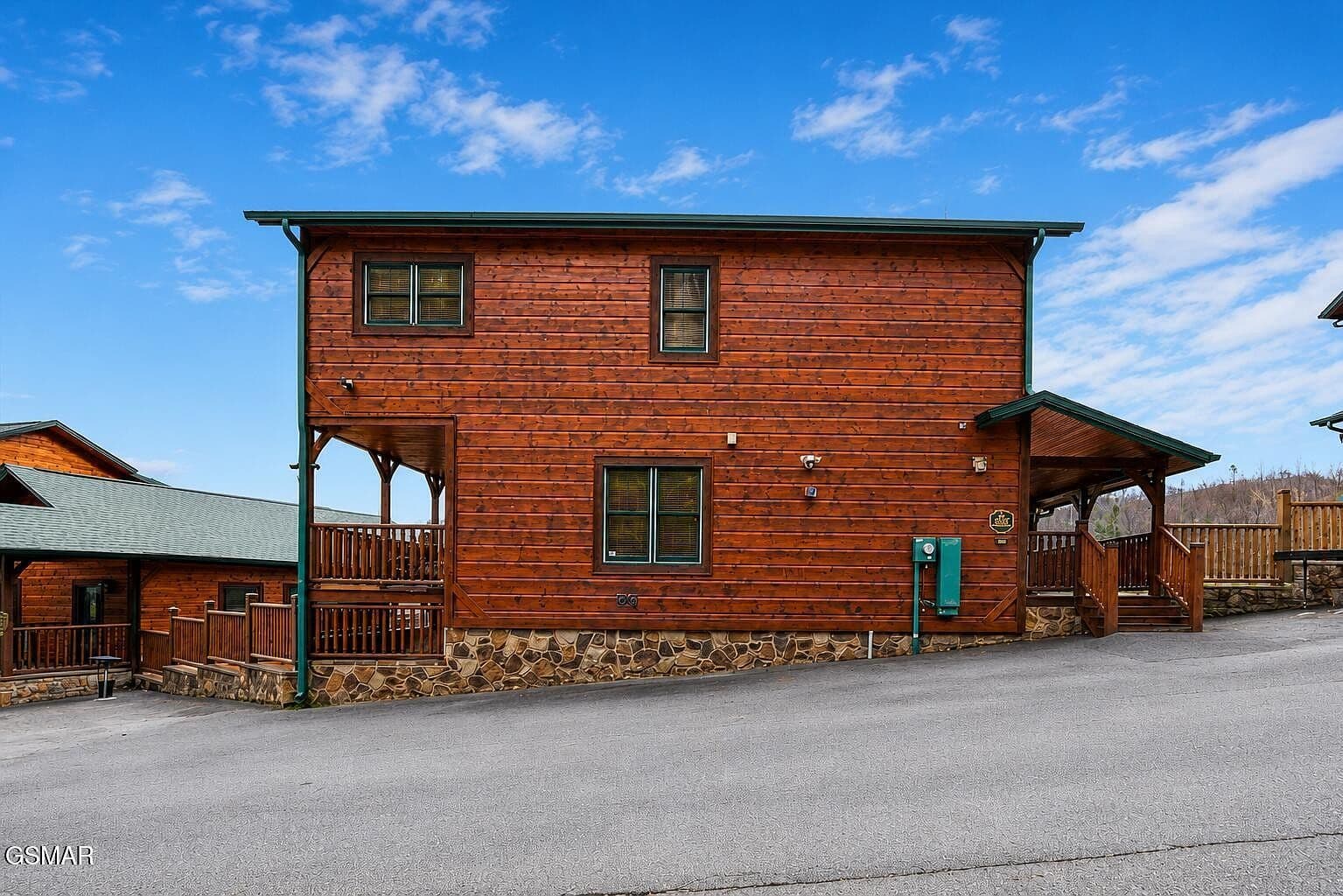 832 Resort Way - Image 2