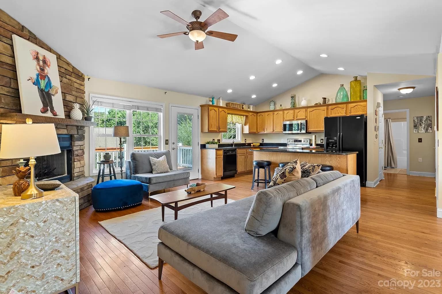 15 Viewpointe Lane, Asheville, NC — Before