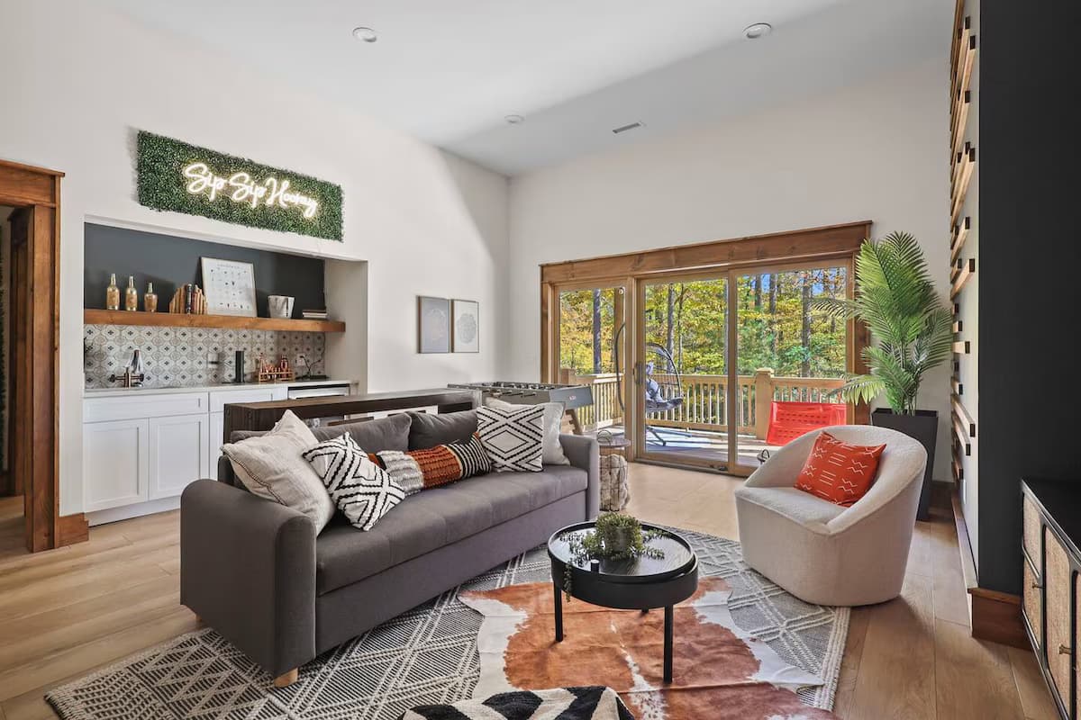 383 Hews Circle, Blowing Rock, NC gallery photo 1