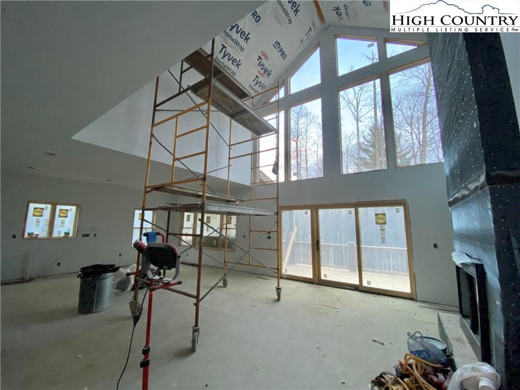 383 Hews Circle, Blowing Rock, NC — Before