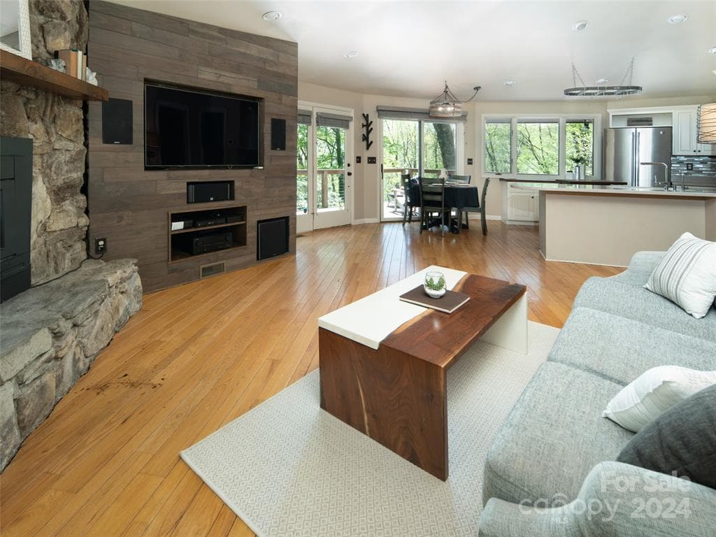 116 Hummingbird Lane, Waynesville, NC — Before