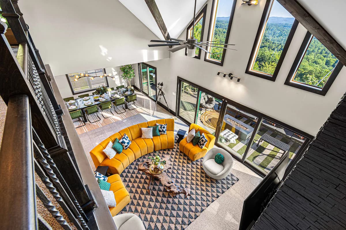 258 Bodges Ln, Hendersonville, NC gallery photo 2