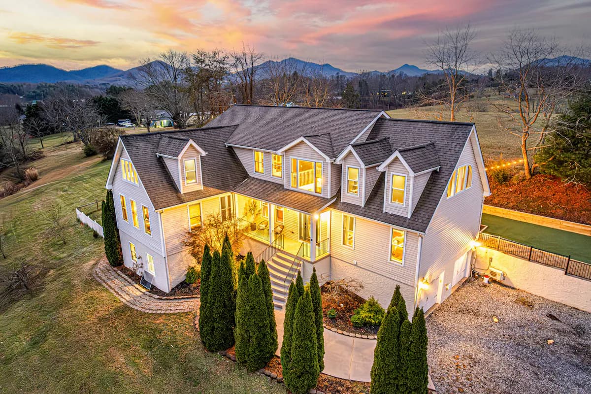 36 Long Meadows Drive, Leicester, NC gallery photo 2