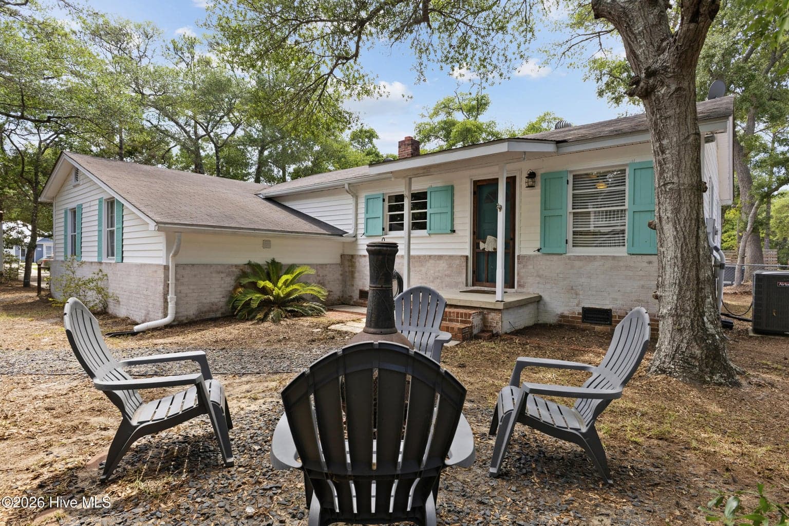 2606 E Oak Island Drive - Image 2