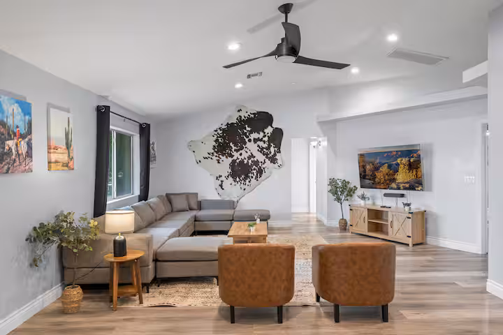 5747 N 16th St, Phoenix, AZ gallery photo 1
