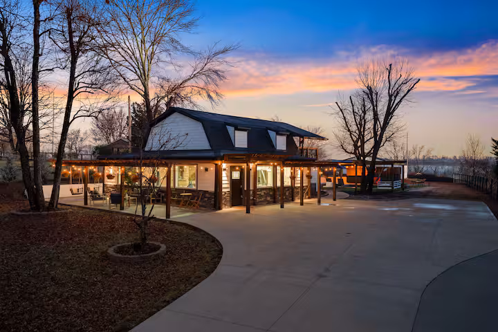 Greenville, SC 4 BR modern home with a pool and cabana near Greer, SC — After
