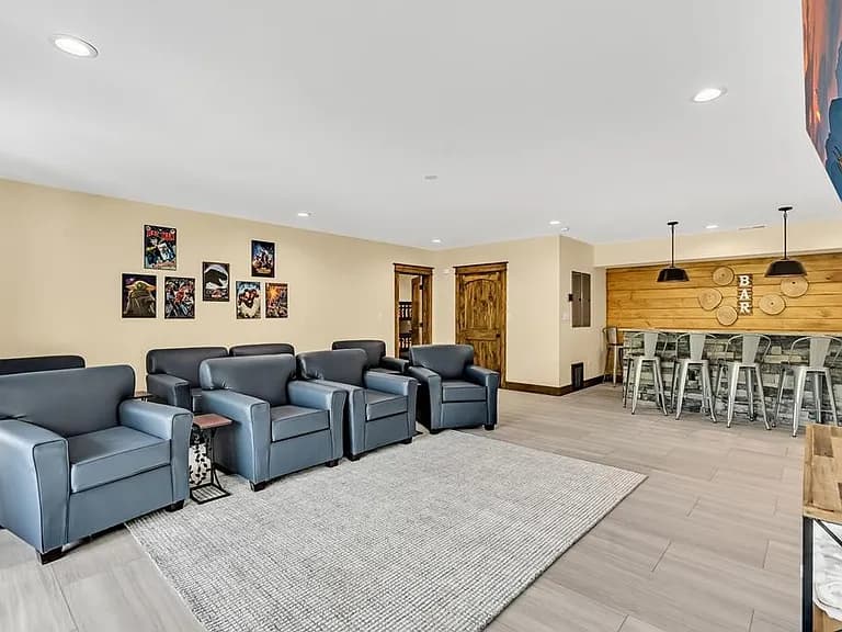 Wears Valley, TN 5bd 5ba Elk Ridge Cabin — Before