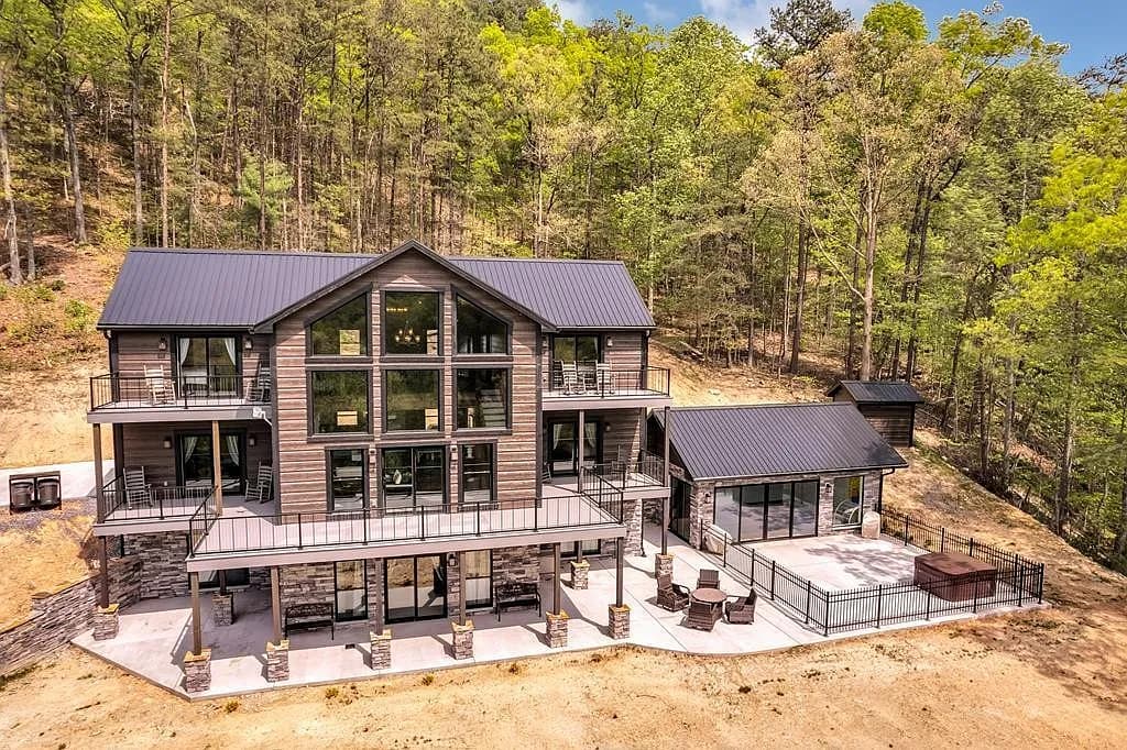 Wears Valley, TN 5bd 5ba Elk Ridge Cabin — Before